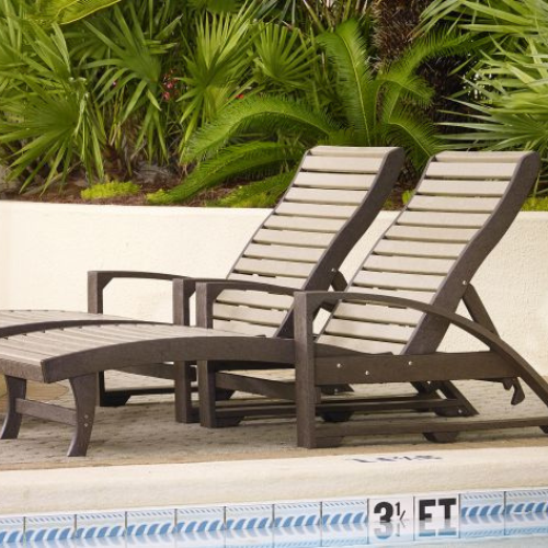 Outdoor living beach chairs